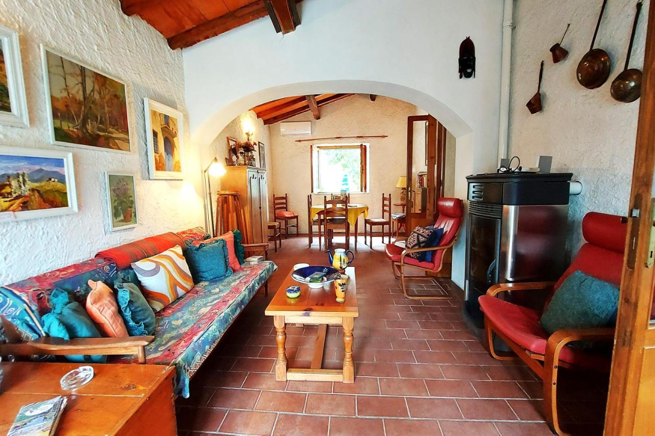 B&B Barga - Family Friendly Rosa House Amazing View - Happy Rentals - Bed and Breakfast Barga