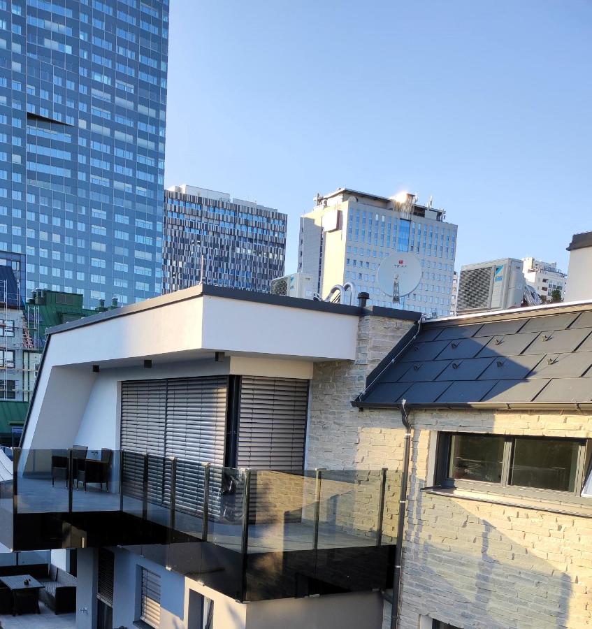 Luxuriöses Penthouse mit Blick auf die UNO-City und dem Kaiserwasser. 3Schlafzimmer, 2 Bäder, privat Lift ins Apartment - Chambres d'hôtes Vienne