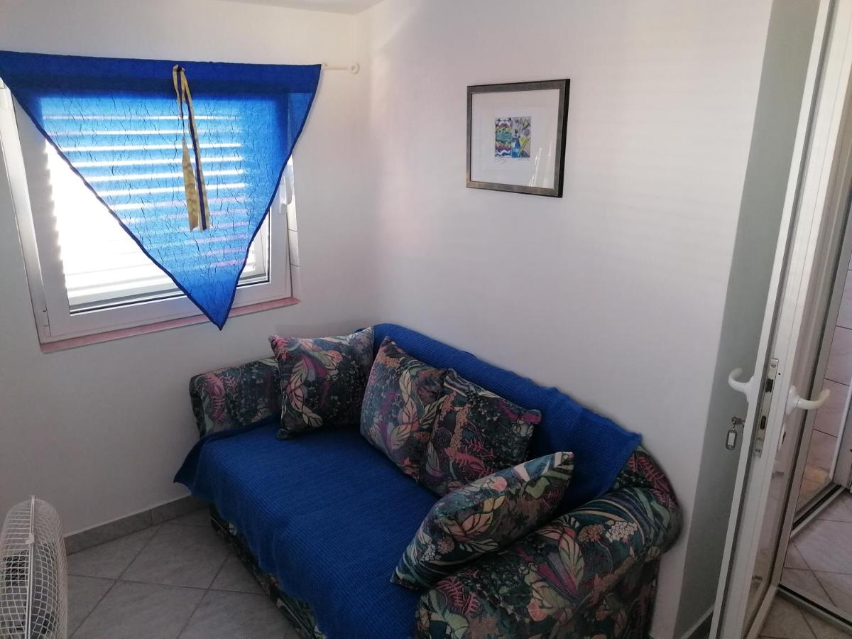 Apartment mit Balkon