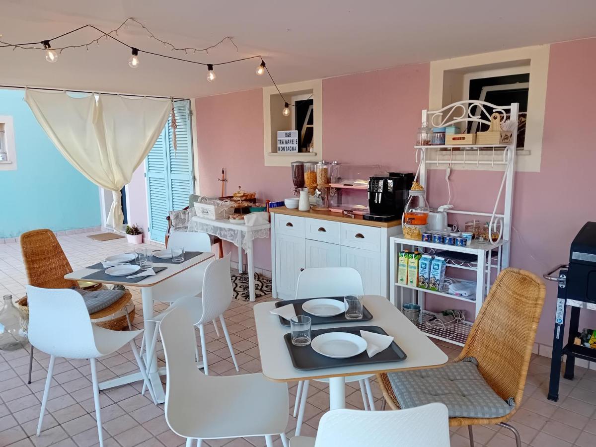 B&B Tra colline marchigiane - sauna e piscina - B&B
