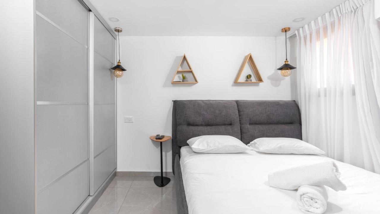 Reef - Two-Bedroom Apartment and garden