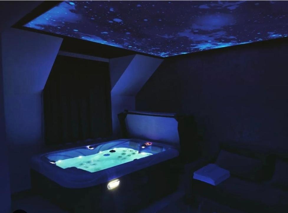 Deluxe Studio
