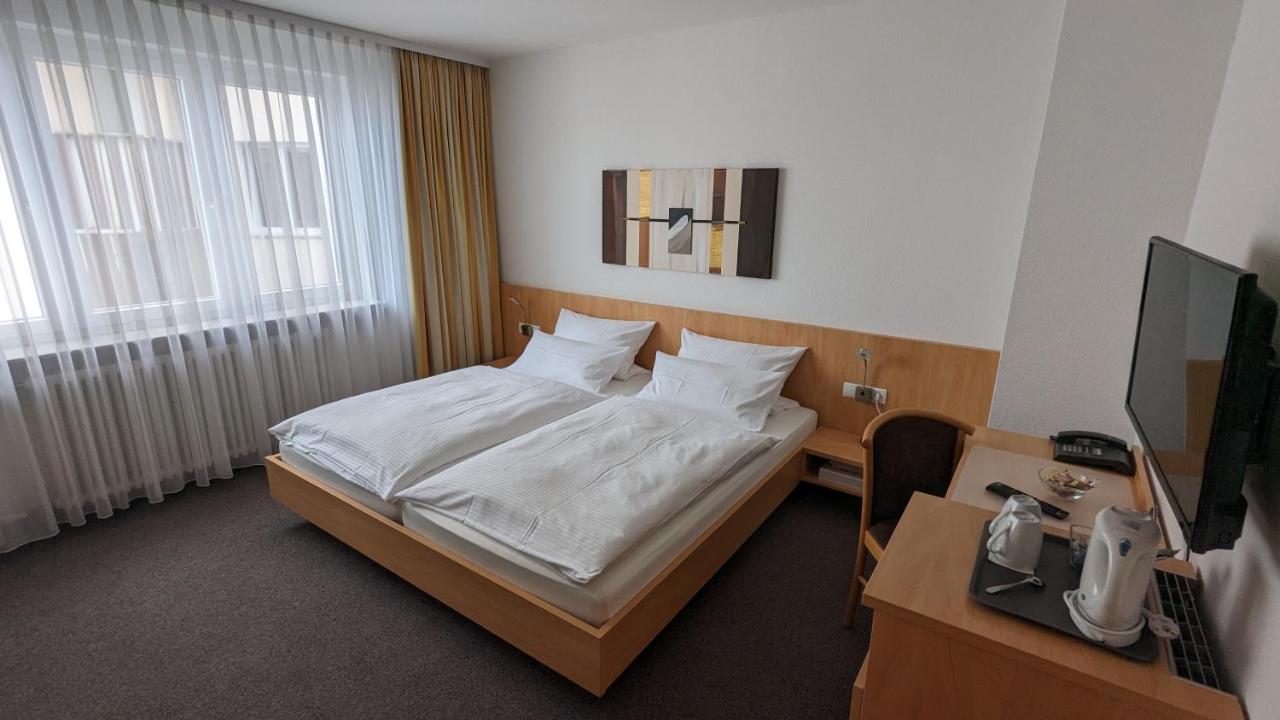 B&B Stuttgart - Gästehaus Ziegler - Bed and Breakfast Stuttgart