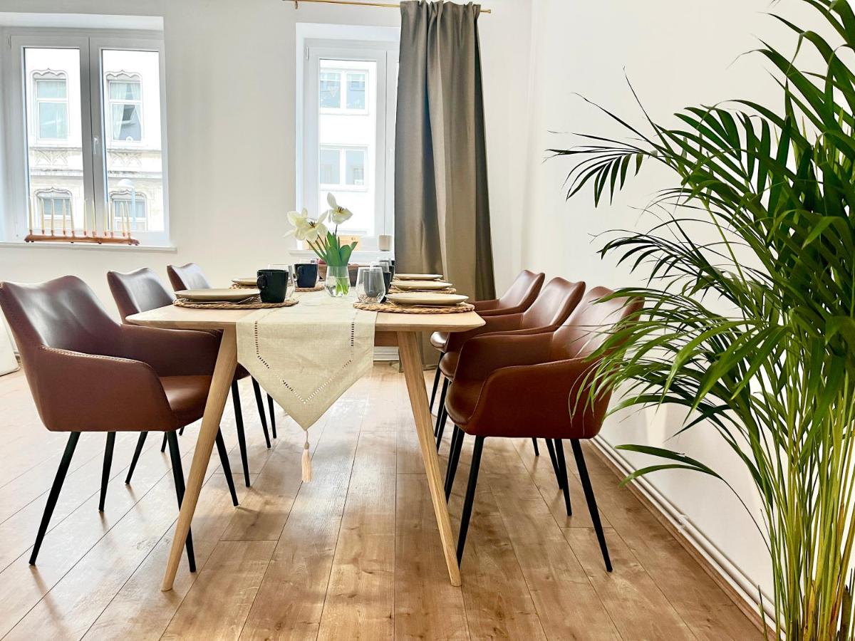 Design Apartment - Parking - Kingsize-Bett - 2x Bad - Zentrum - Ferienwohnung