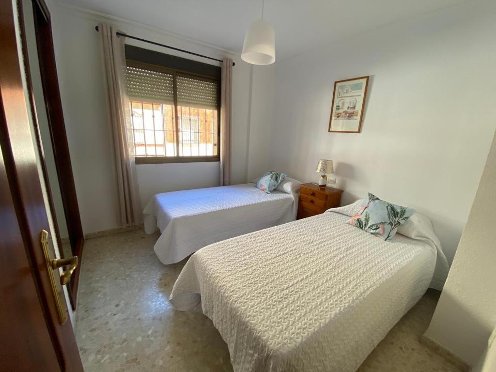 Apartamento Familiar En Barrio Reina Victoria - B&B