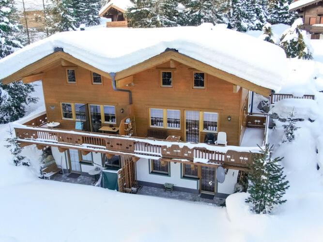 Chalet Hochkrimml with sauna on the ski slope - B&B