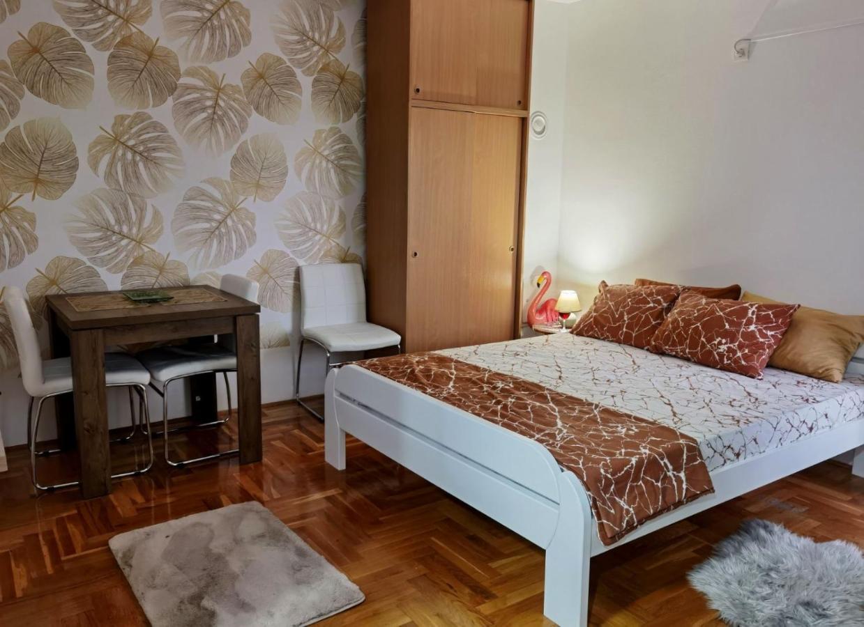 B&B Trebinje - Apartman K2 - Bed and Breakfast Trebinje