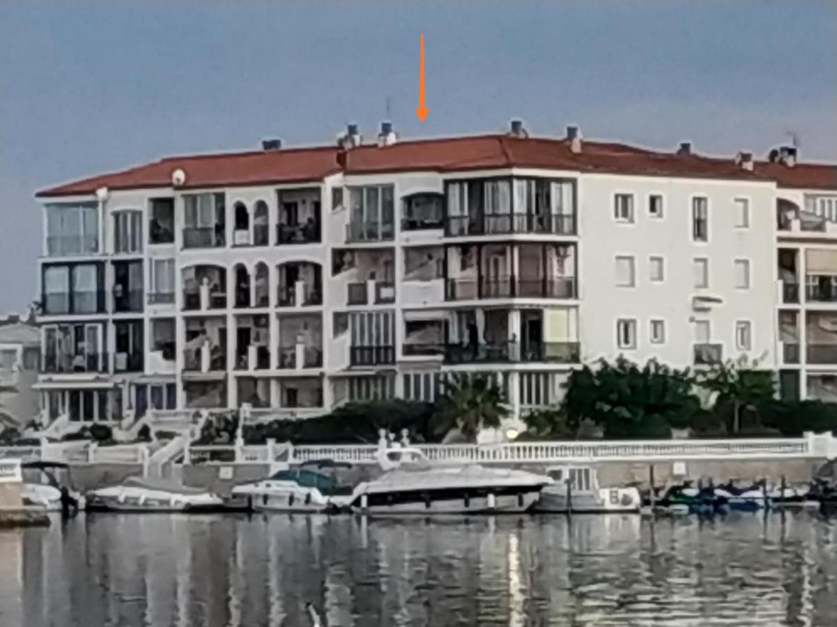 Apartament 3 persones amb piscina comunitaria Terrassa amb vistes canal i Llac St Maurici - B&B