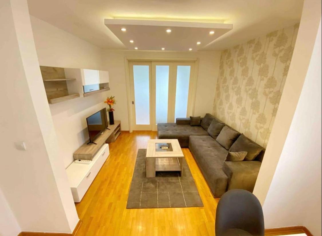Neven - B&B Novi Beograd