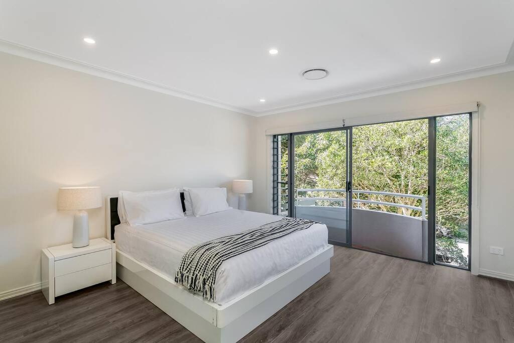 DY008 - 3 bedroom townhouse - Dee Why - B&B Sídney