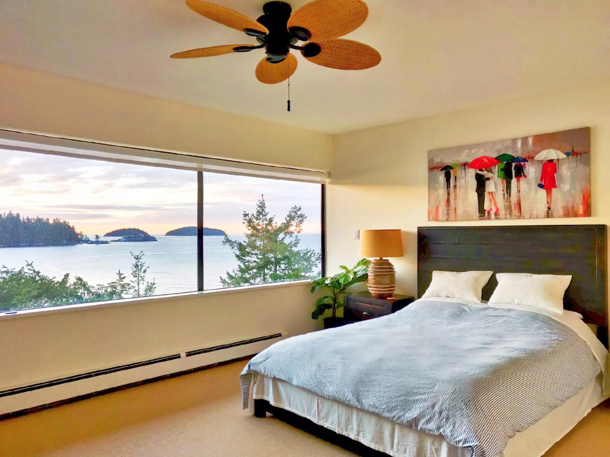 B&B Gibsons - Waterfront Room2 with Private Bath near Marina - Bed and Breakfast Gibsons