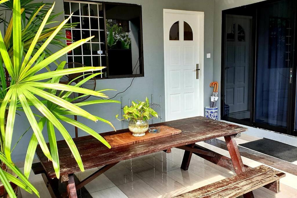 Family Holiday House @Civic Centre Dewan Suarah - B&B Sibu