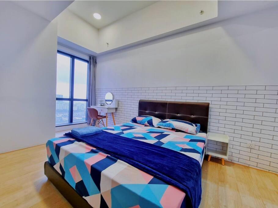 2BR Revo 1 Min to Pavilion2 Skypool L26 - B&B