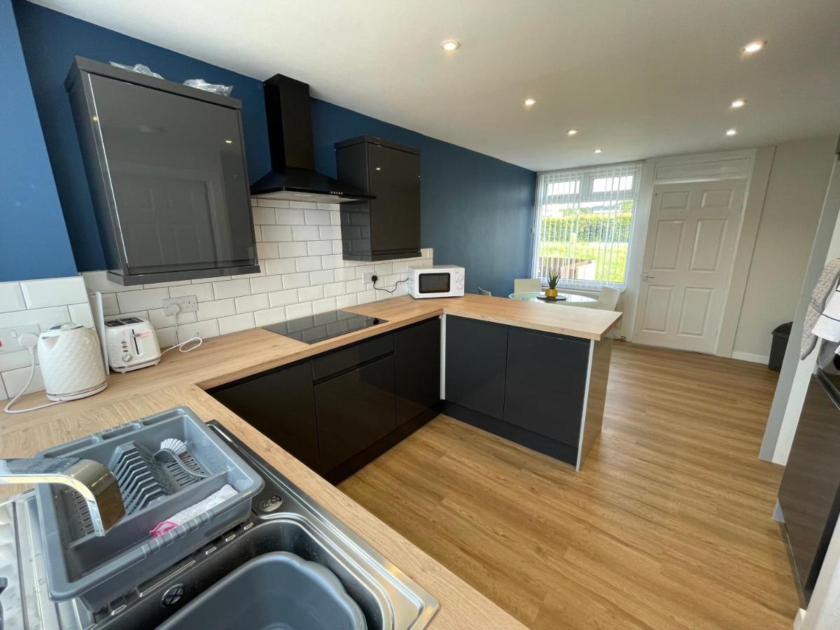 B&B Middlesbrough - 3 bedroom House in Middlesbrough that sleeps 4 - Bed and Breakfast Middlesbrough