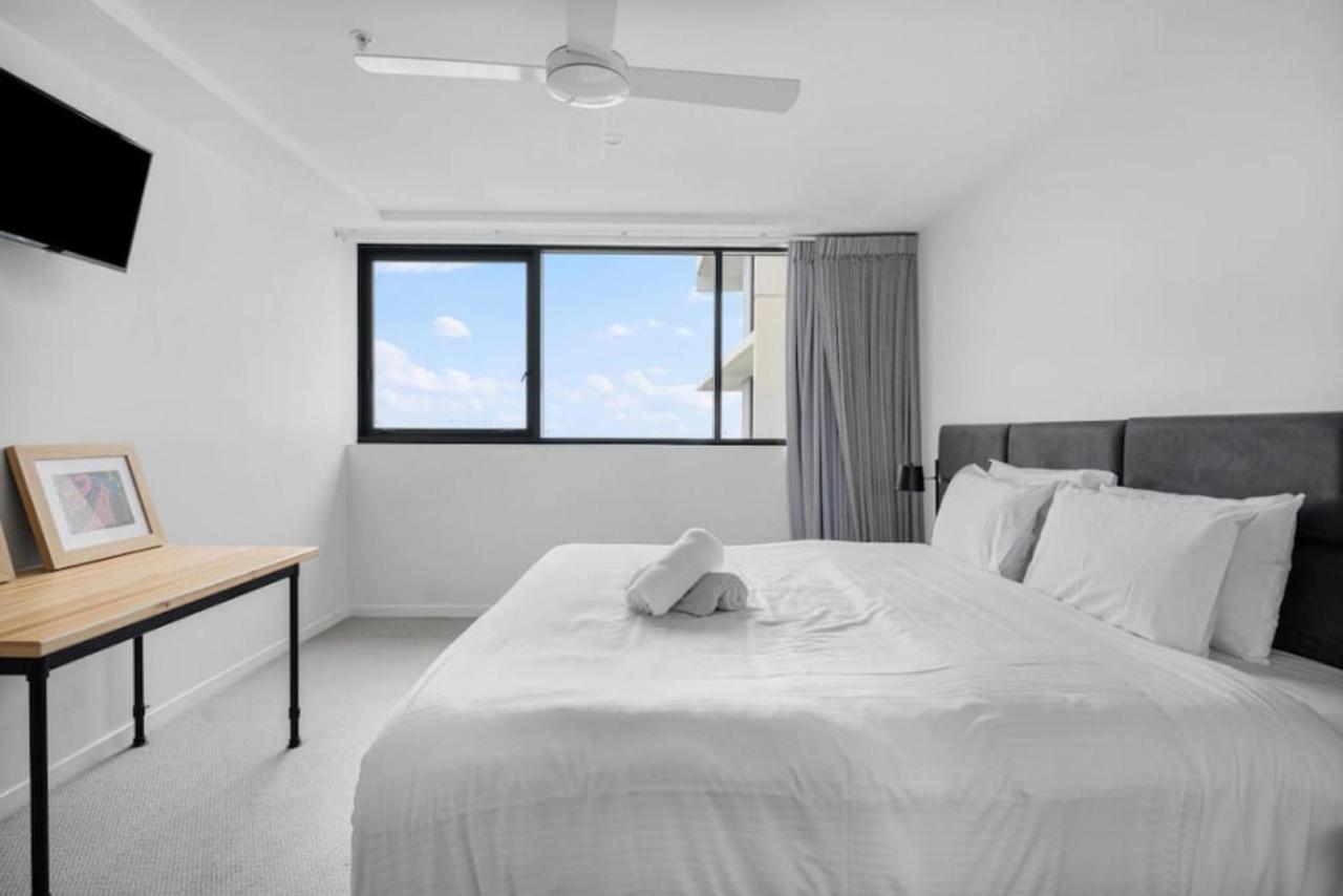 B&B Brisbane - Opposite lush park lands and playground, FreeParking - Bed and Breakfast Brisbane