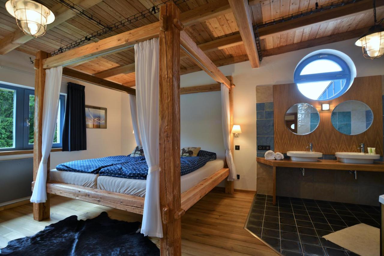 King Suite with Spa Bath