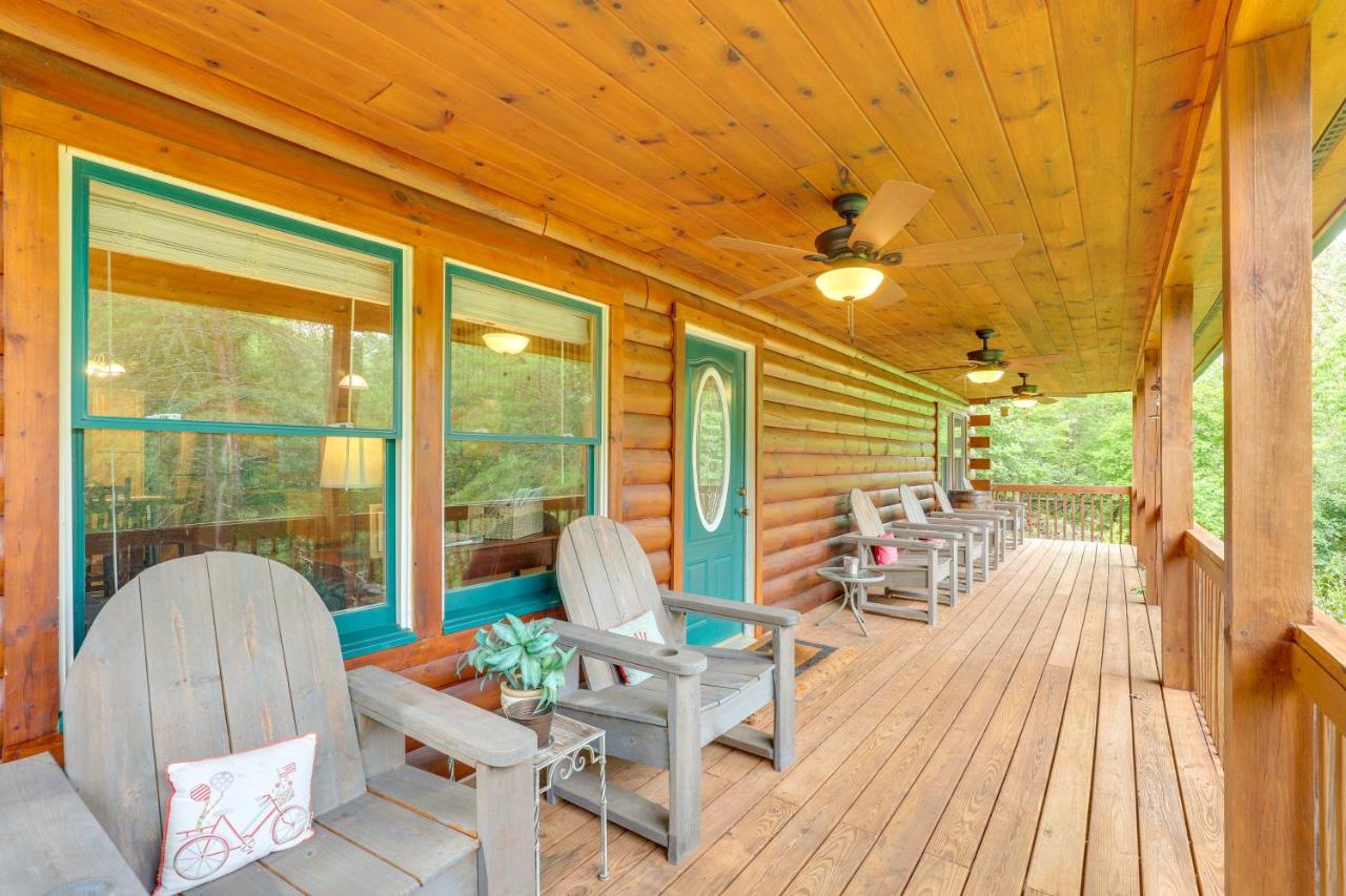 B&B Lake Lure - Moonshine Manor Cabin with Fire Pit and Hot Tub! - Bed and Breakfast Lake Lure