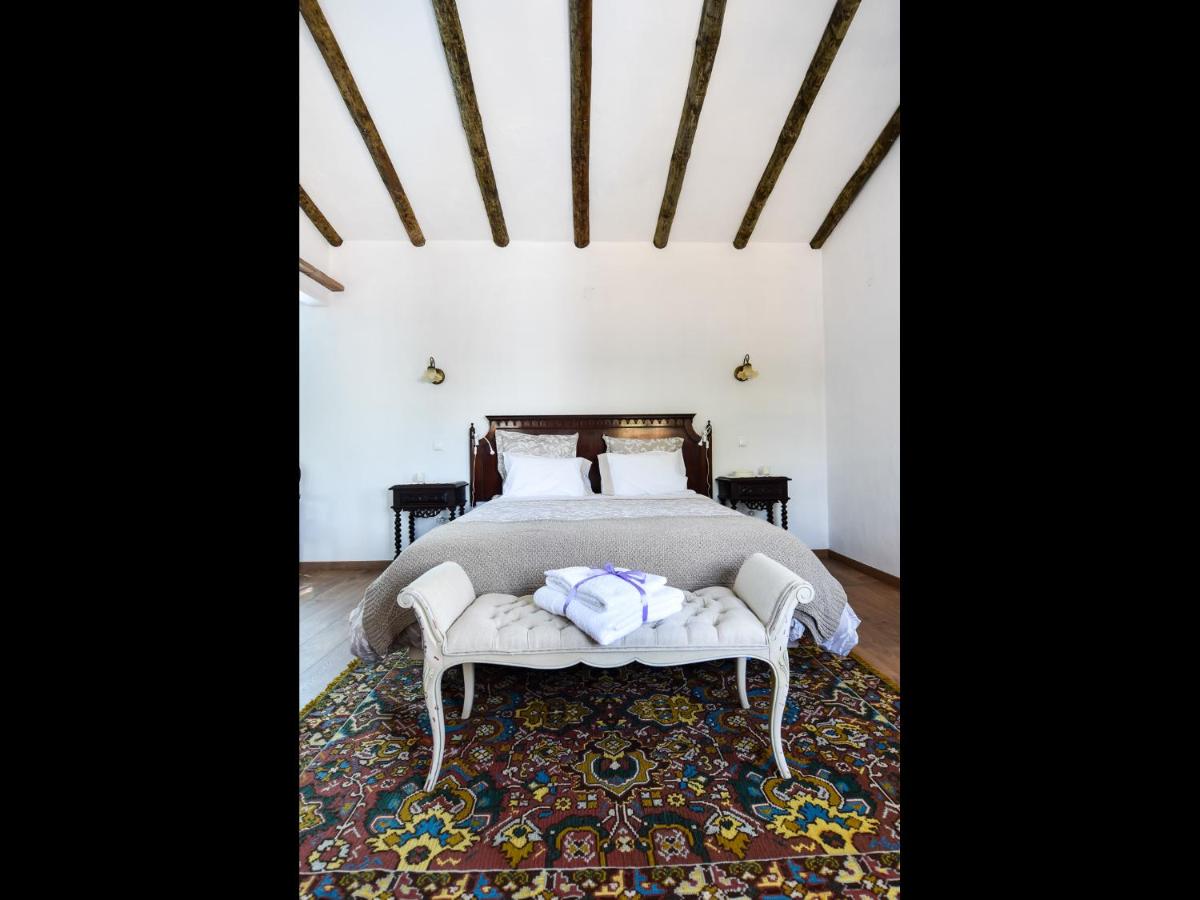 Deluxe Double Room (2 Adults + 1 Child)