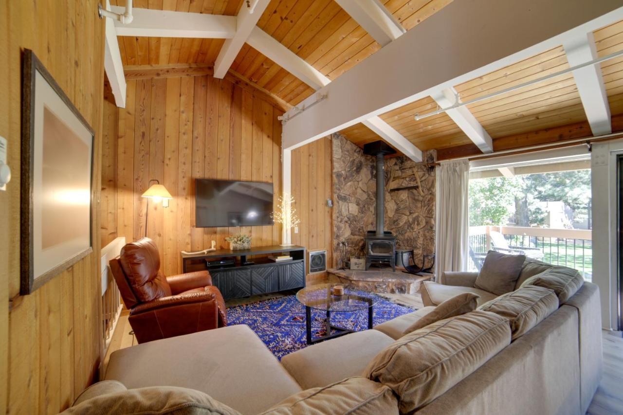 Mammoth Lakes Vacation Rental 1 Mi to Ski Area! - Bed and Breakfast