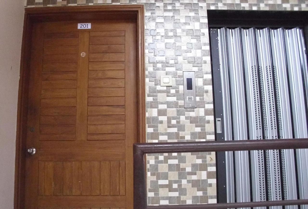 BLINGS - Ferienwohnung Rajkot