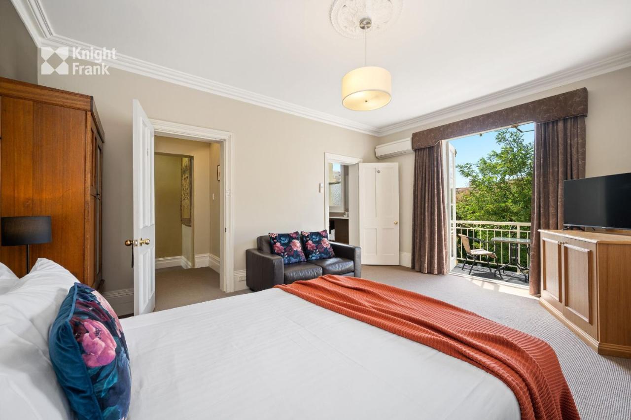 Queen Suite with Spa Bath - 5