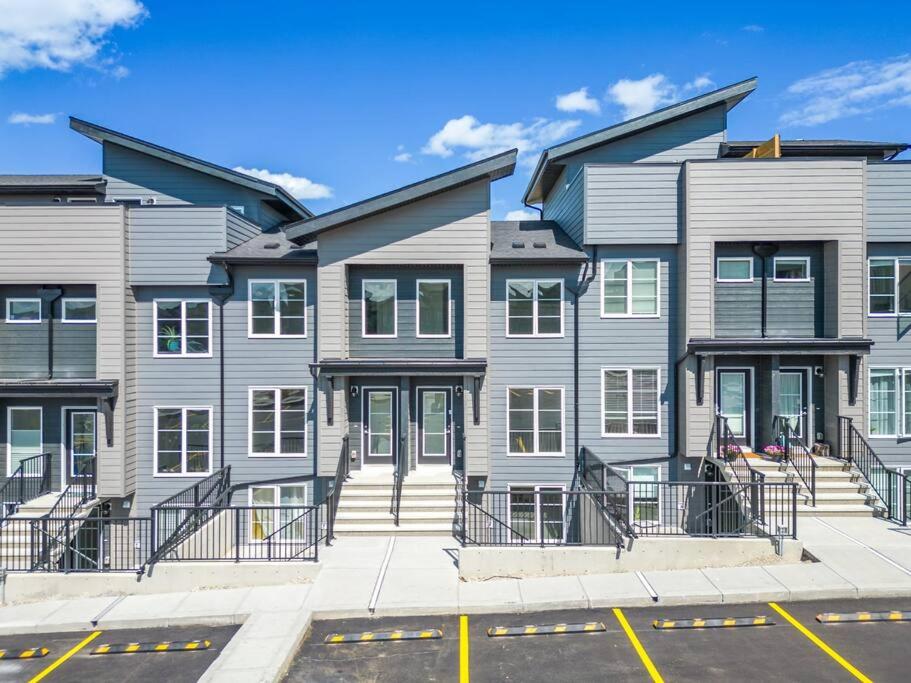 Rockland Oasis: 1BR + Parking - B&B Calgary