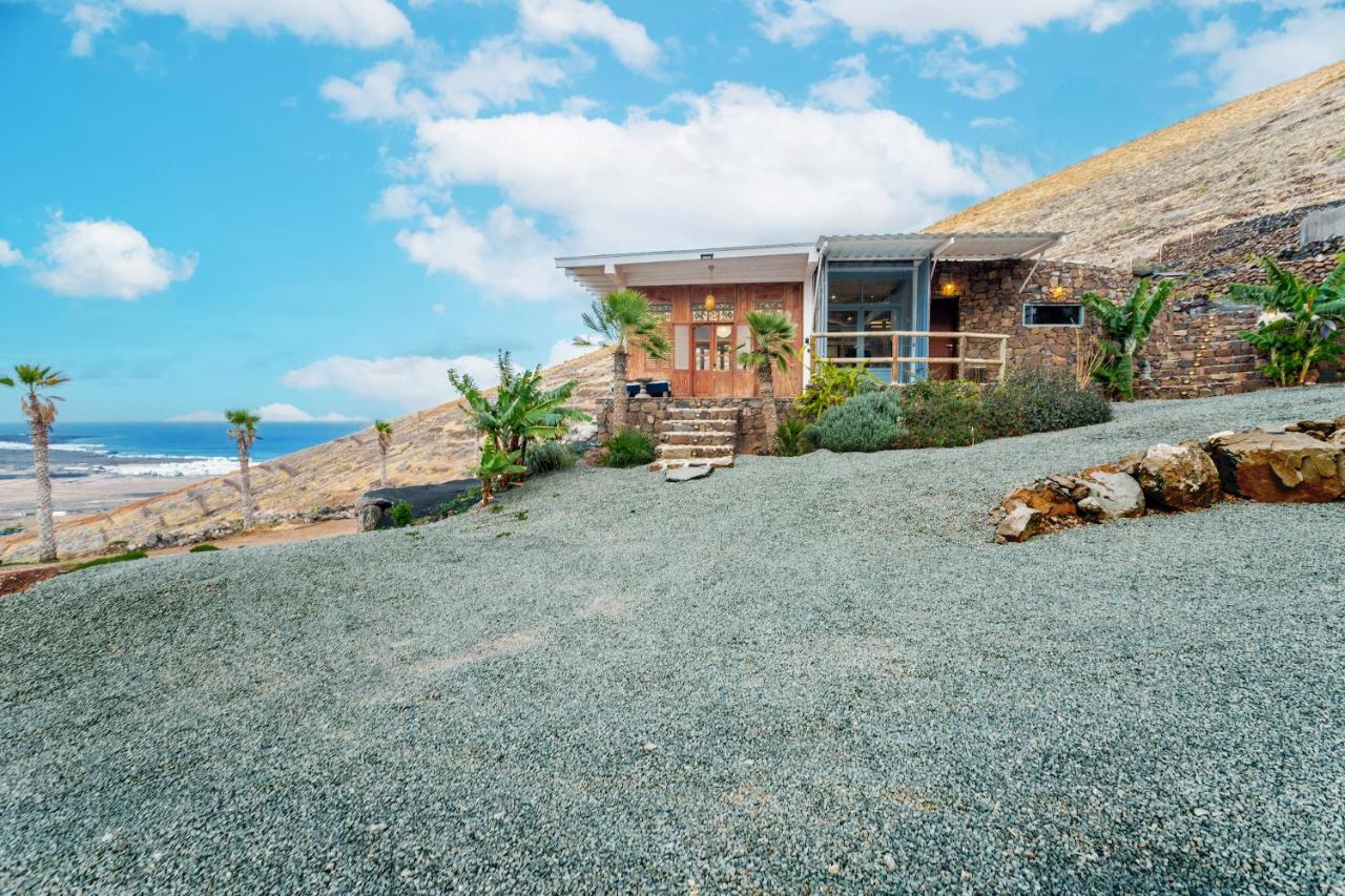 Eco Vineyard Cottage - Fantastic Views - 5 mins drive to Arrieta beach - Chambres d'hôtes Tabayesco