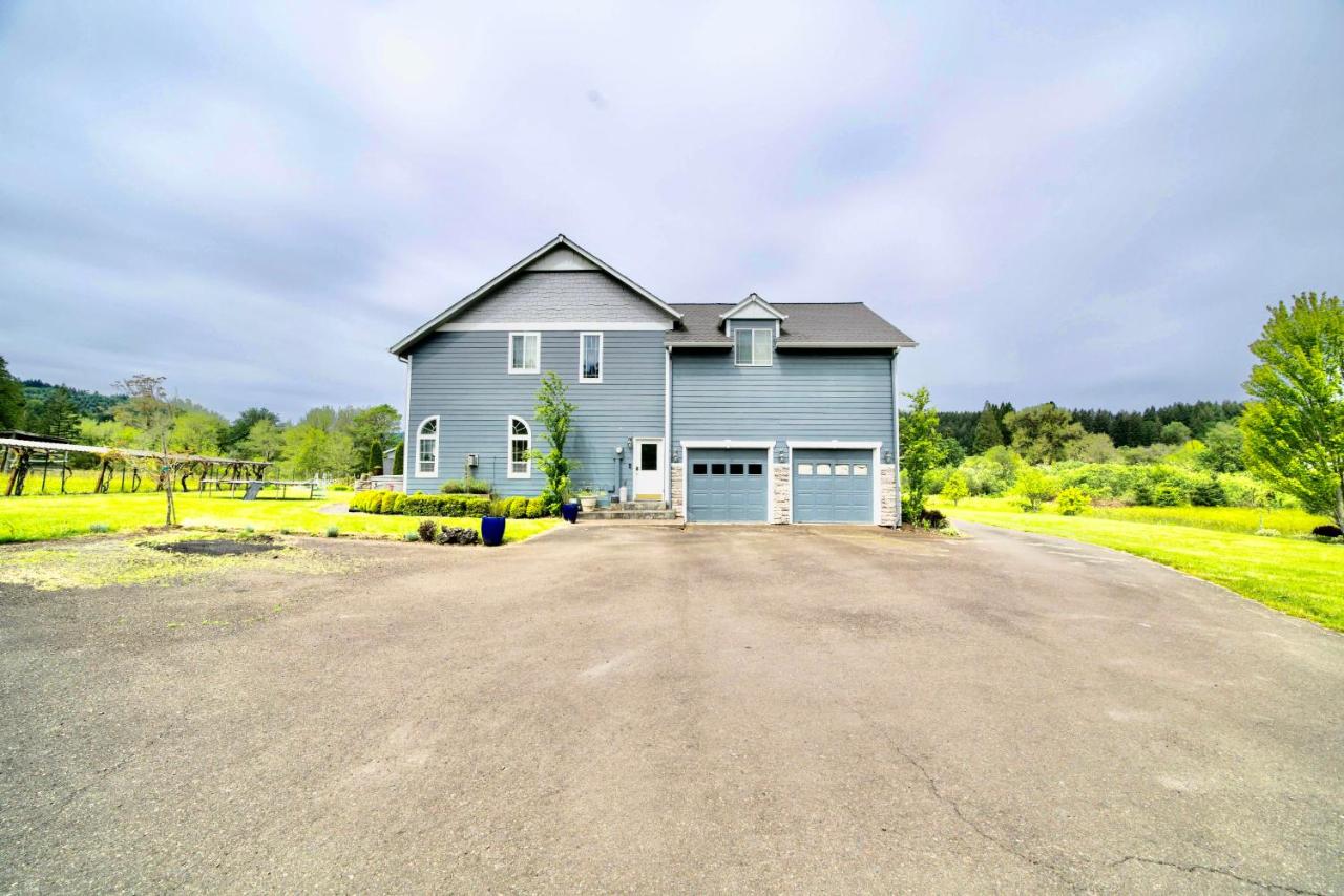 Beautiful Country Apartment, AC, Pickleball, Billiards, Playground, Gardens - B&B