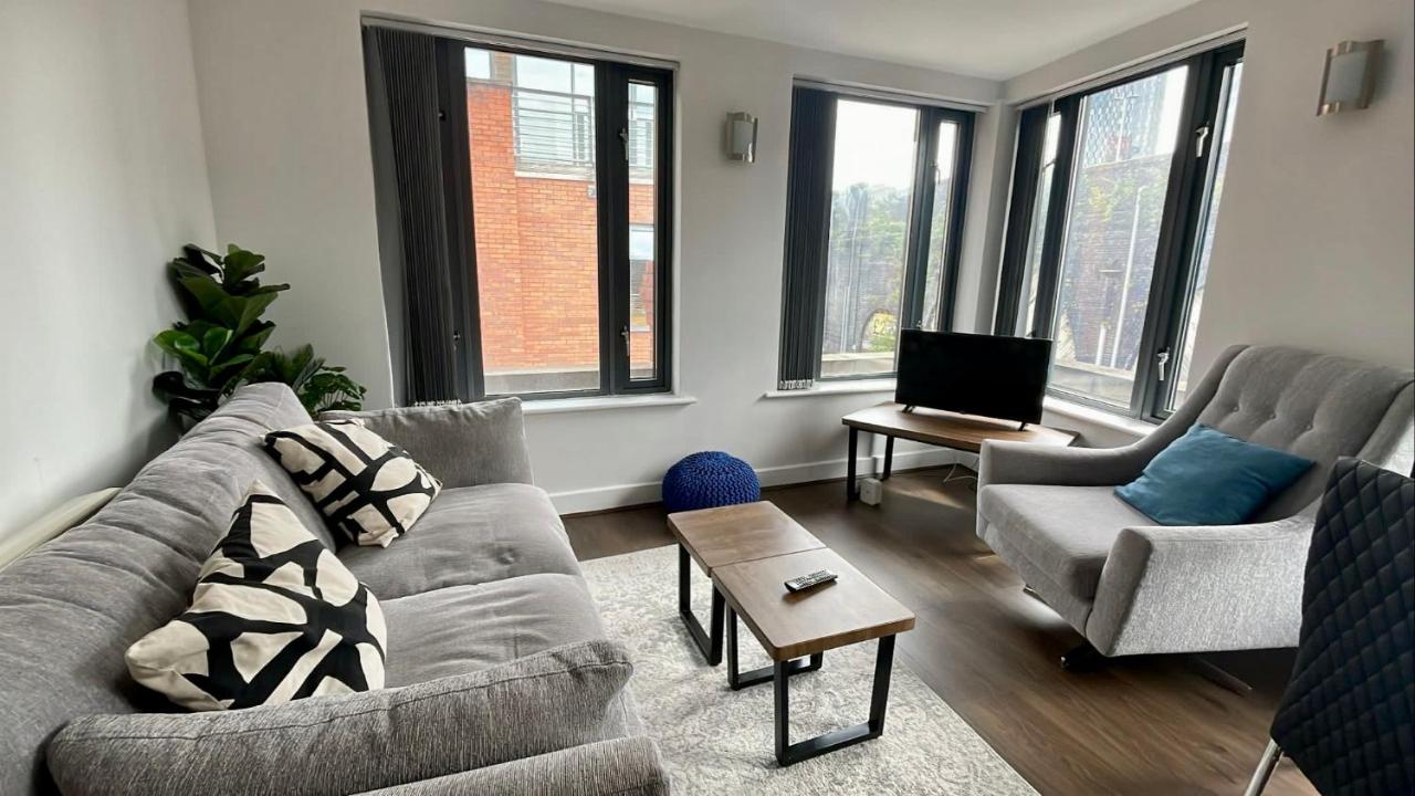 B&B Manchester - 2 Bed Flat Near Deansgate - Bed and Breakfast Manchester