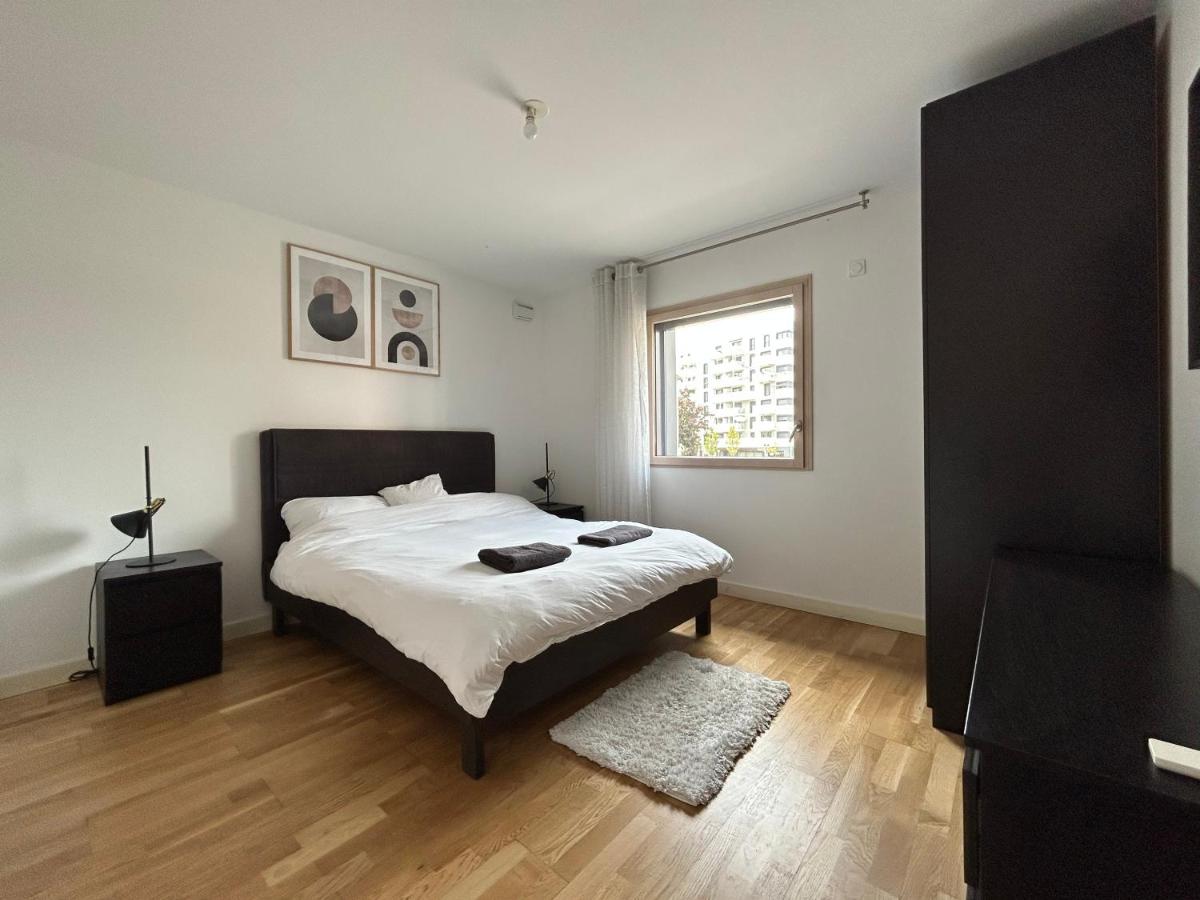 Les Iris - T2 au pied du tram avec garage - B&B Annemasse