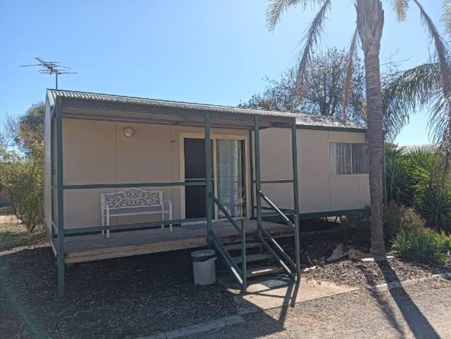 Sunraysia Holiday Park - B&B