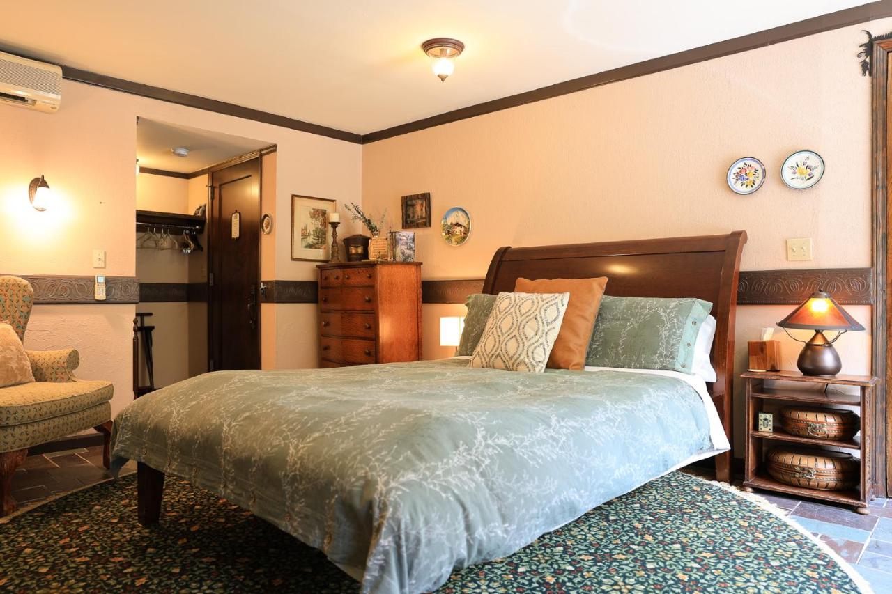 Chambre Lit Queen-Size Deluxe avec Cheminée