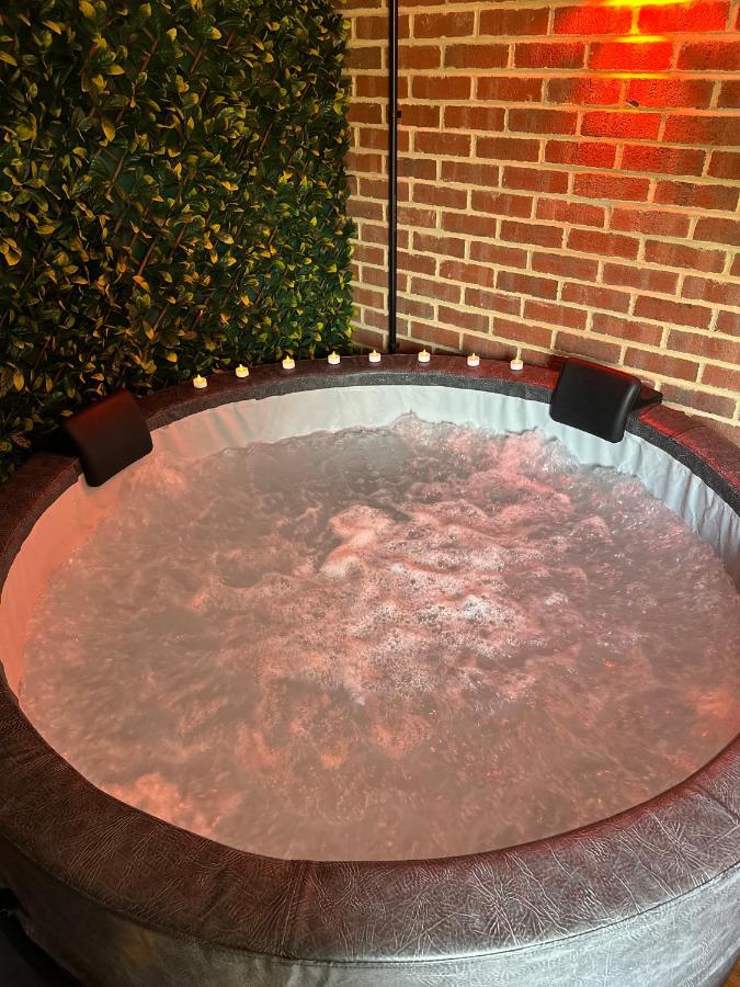 Casa Amor - Kinky Hotel UK - Bed and Breakfast