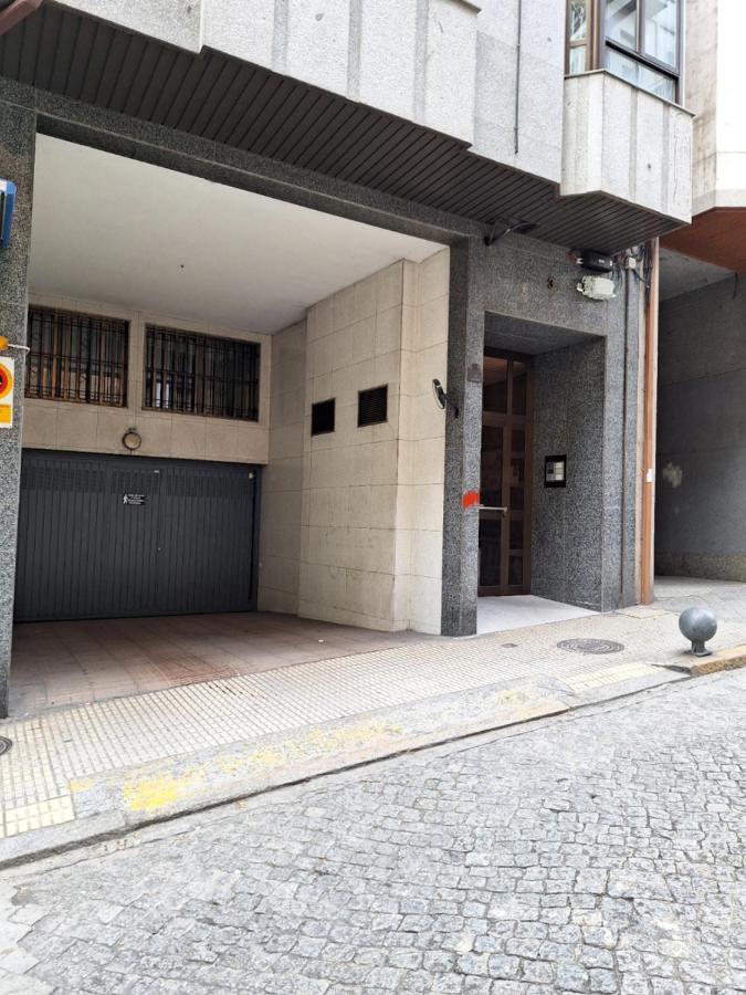 4L - Ourense Centro con garaje - B&B