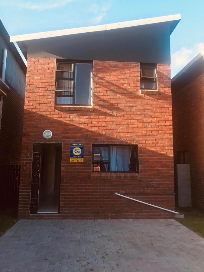 Luxury Suites at The Square Duplex Townhouse - B&B