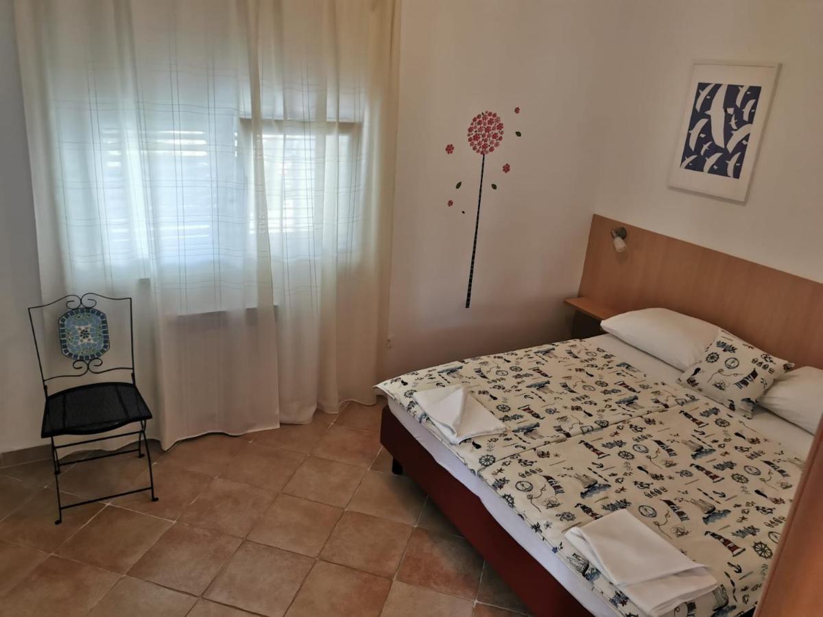Apartment mit Balkon
