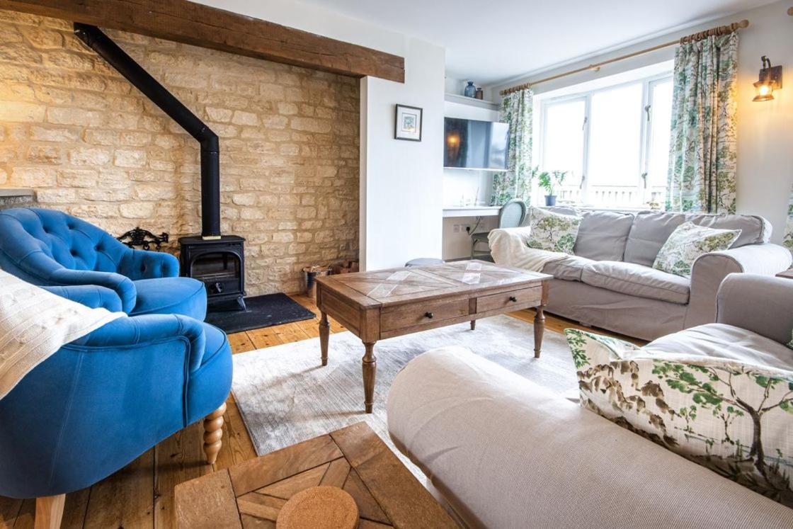 Mill Village 67, Driftwood Lake House - P - B&B Somerford Keynes