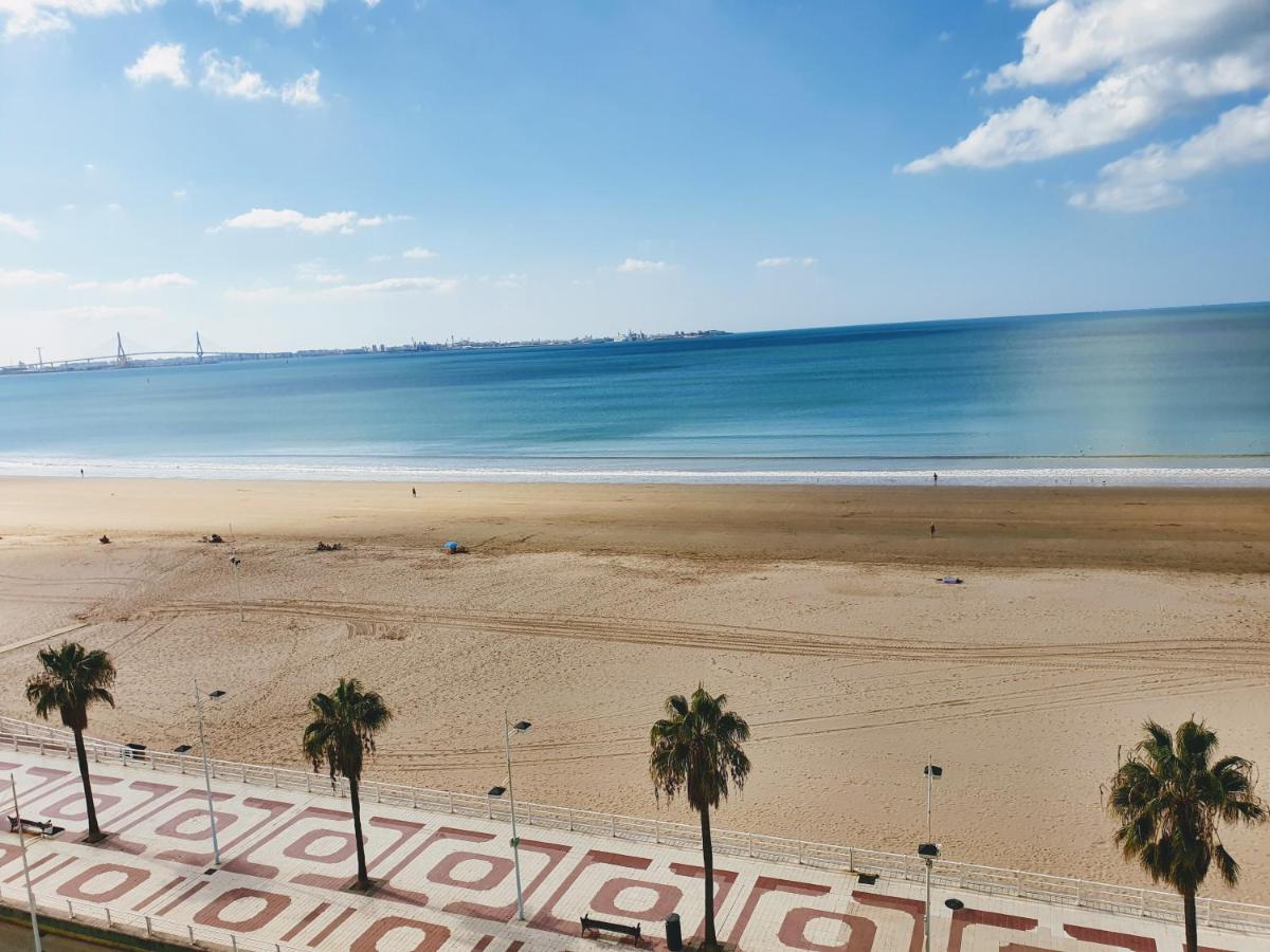 ¡Vistas al mar! Amplio y moderno apartamento de playa - B&B El Puerto de Santa María