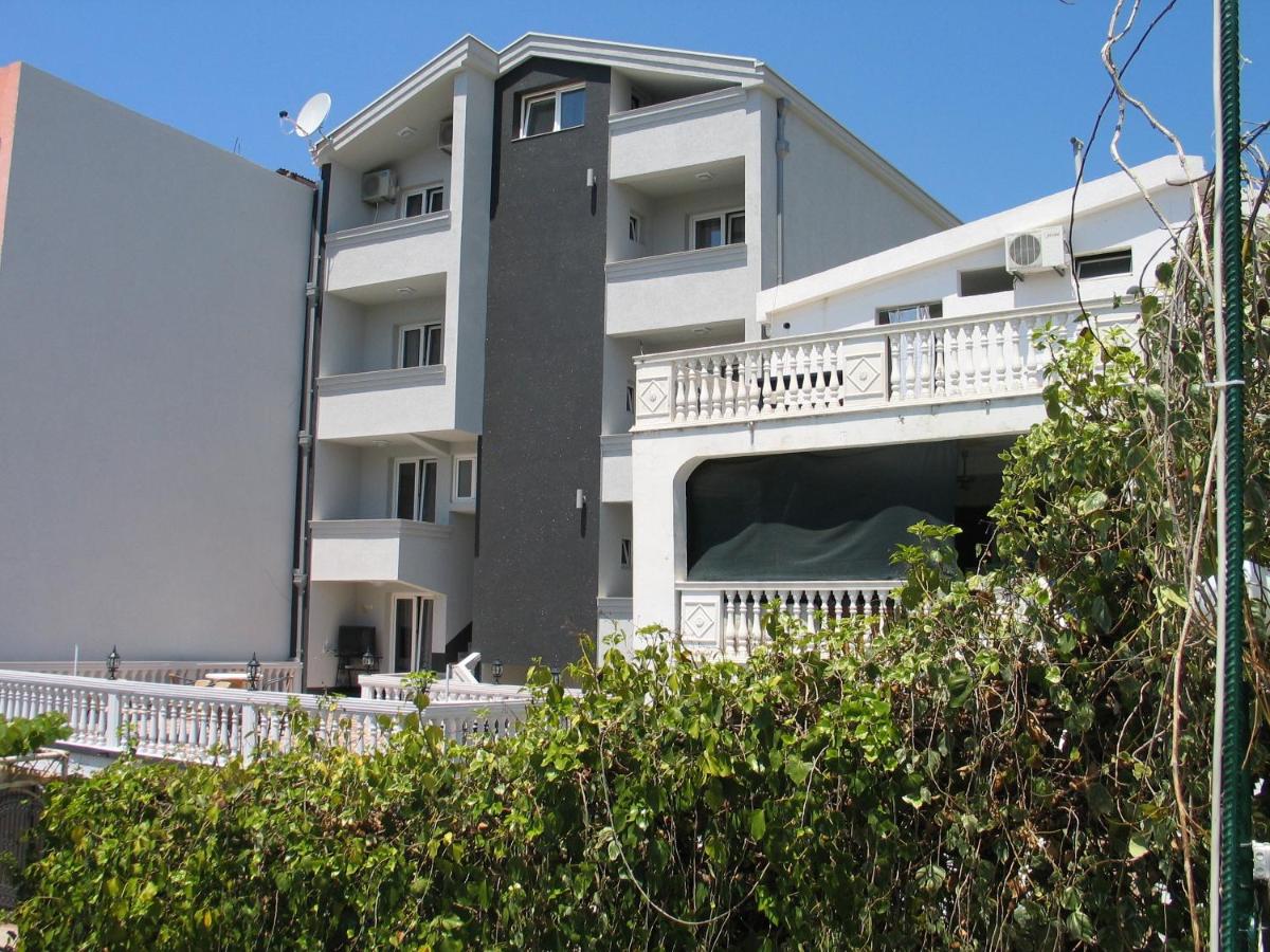 Guest House Dena - B&B