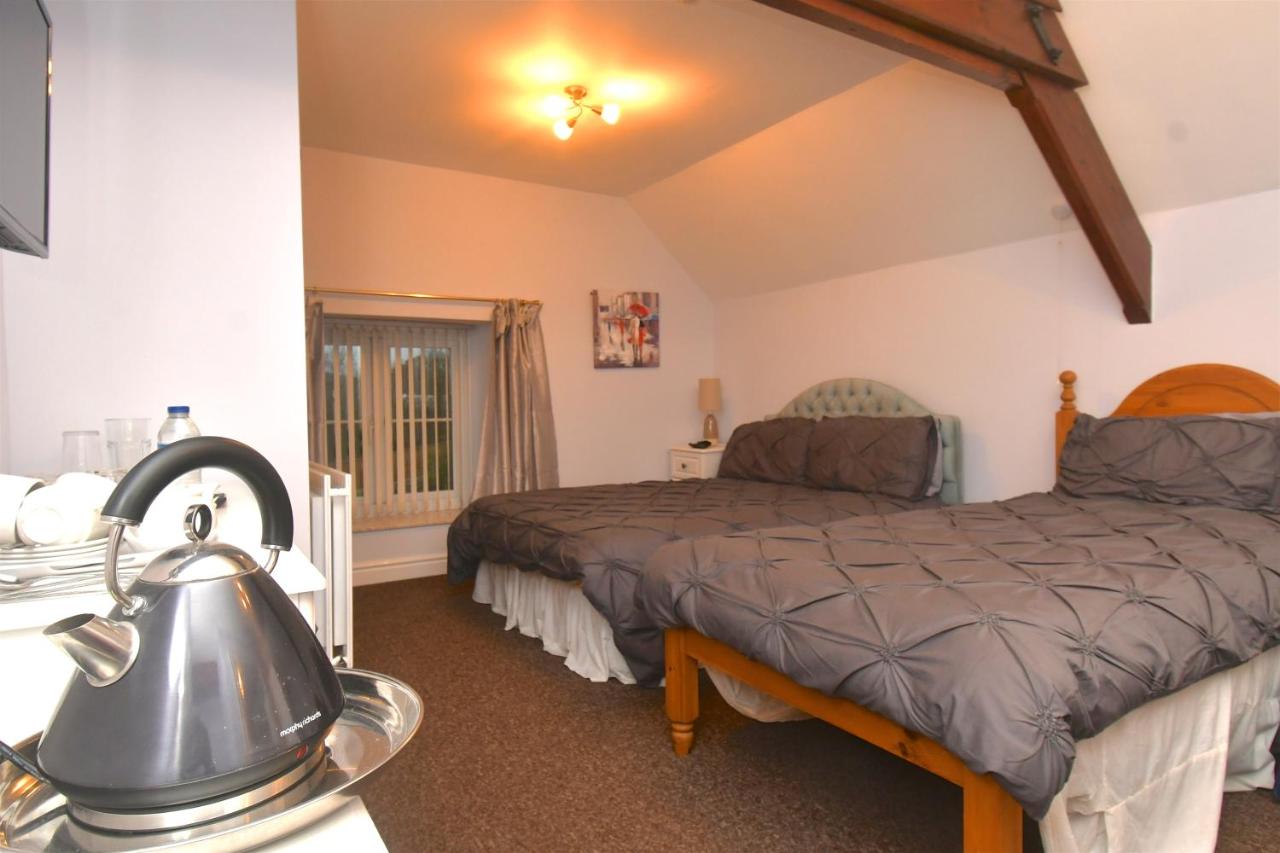 Double or Twin Room with Bathroom