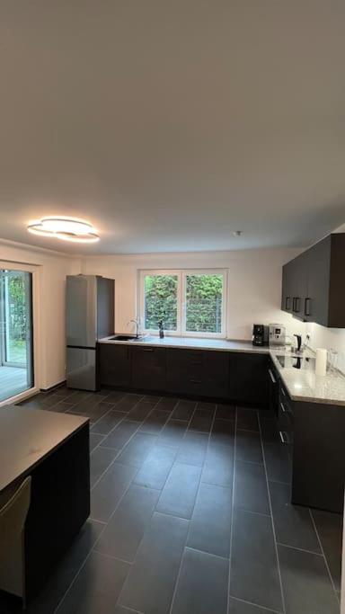 Modernes Apartment - Ferienwohnung