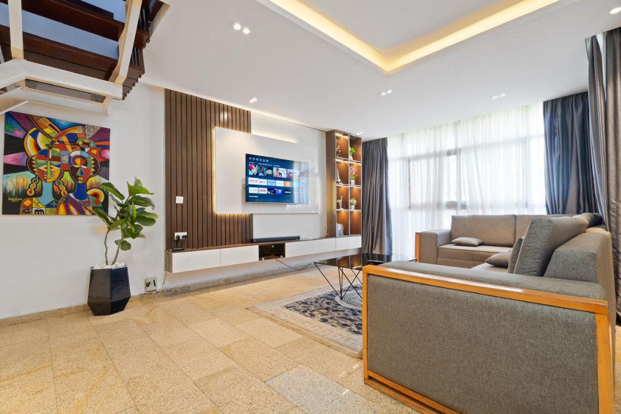 OlliebeierArtApartment Charming recently refurbished three-bedroom apartment located in VI - B&B Lagos