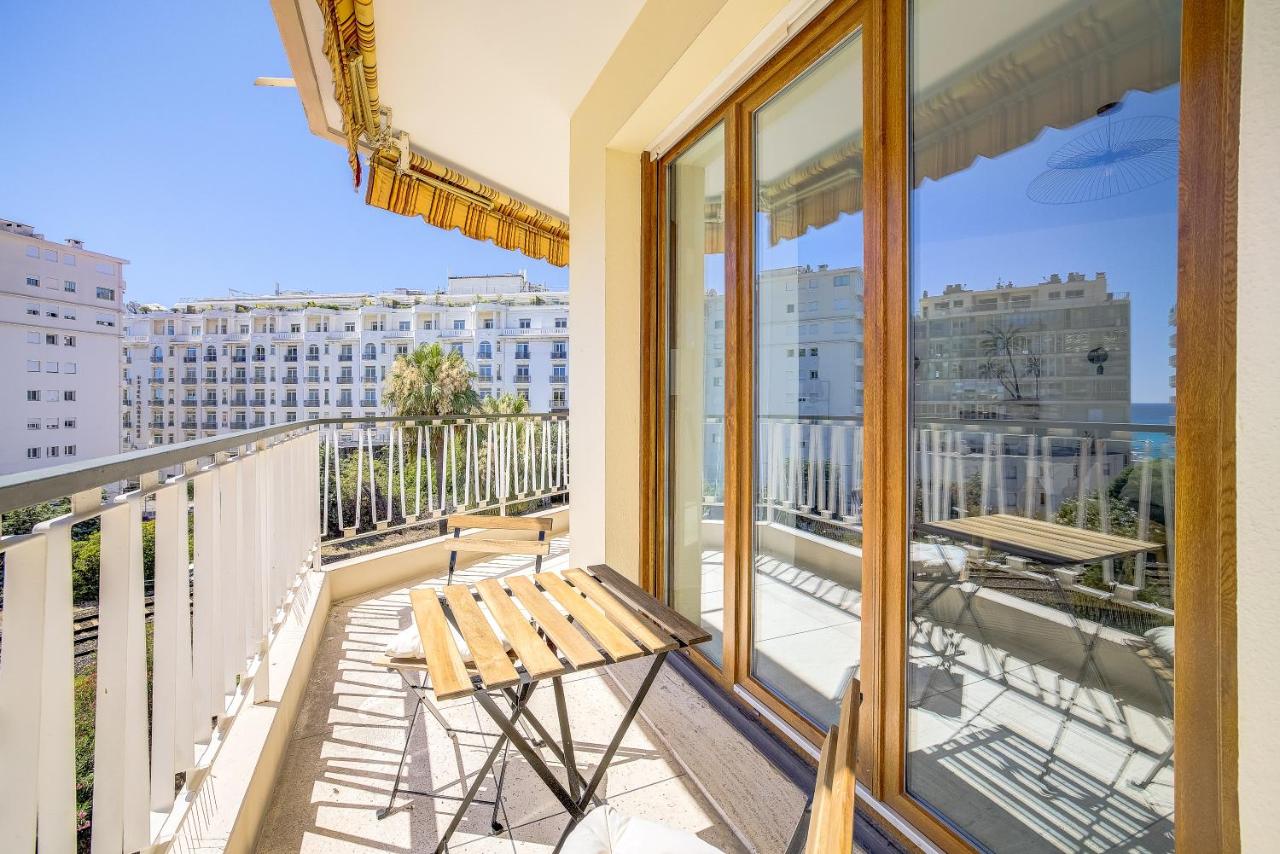 Sublime Two bedroom apartment with Terrace - B&B
