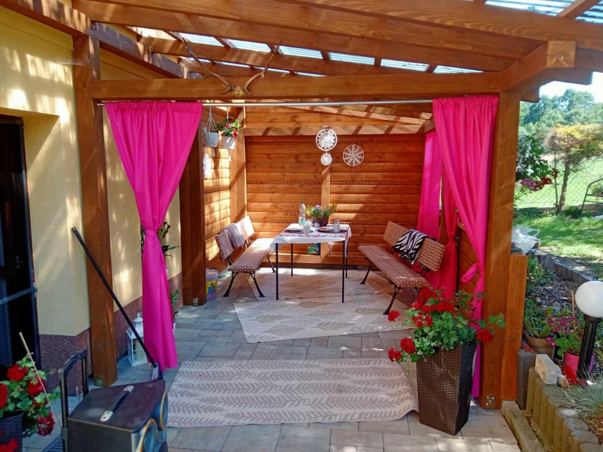 POD RÓŻĄ - B&B Kasina Wielka