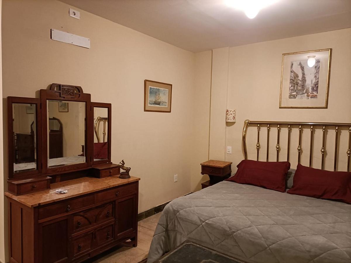 Taylor's 2 Desembarco en La Ciudad Vieja - B&B Montevideo