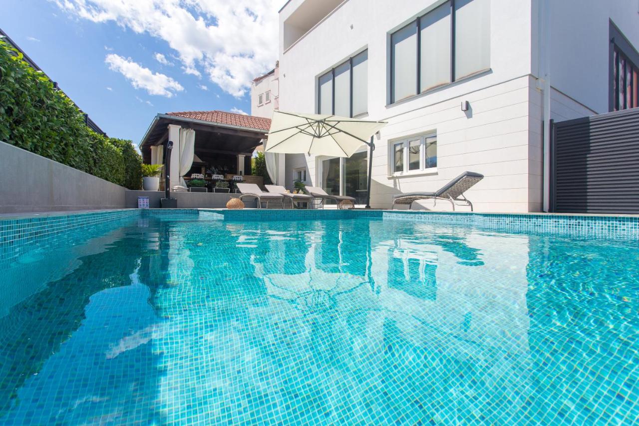 Villa Solis Kastela - Private Heated Pool - B&B