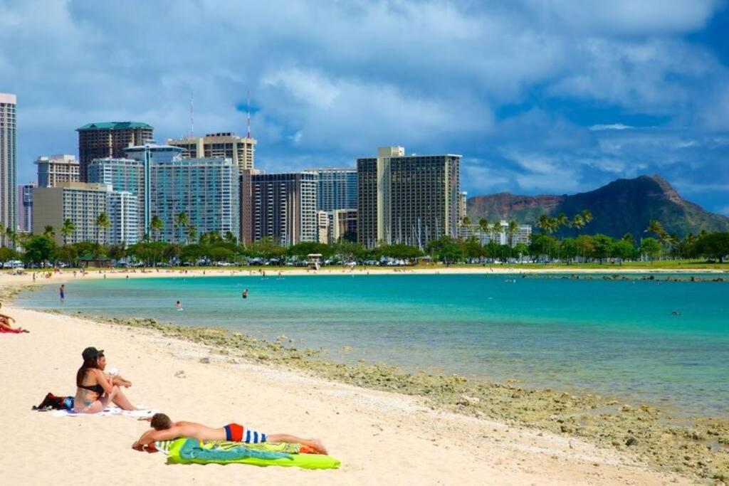 B&B Honolulu - Amazing view from your balcony Walk to the beach 2420 - Bed and Breakfast Honolulu