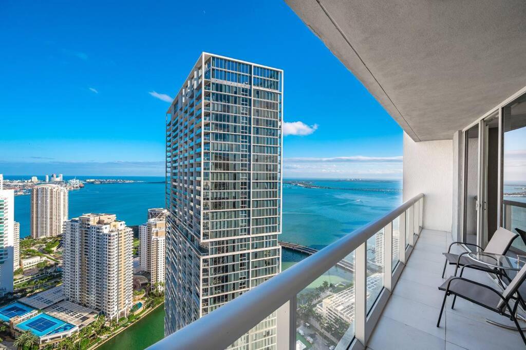 High Floor Icon Brickell Bay & Pool View 5 star SPA - B&B Miami