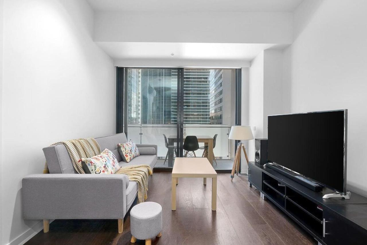 CBD Serenity with Luxury Rooftop Pool and Parking - Ferienwohnung Melbourne