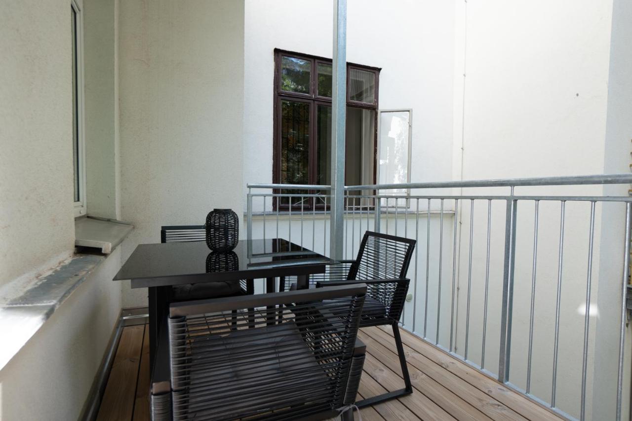 Contemporary 1-Bed Apartment with Balcony in the Heart of Vienna - Chambres d'hôtes Vienne